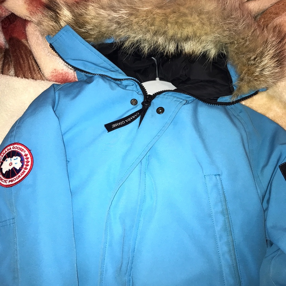 Canada Goose bomber size SMALL